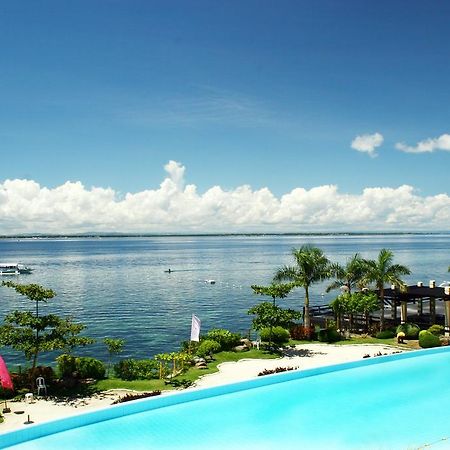 La Mirada Residence , Large 1 Bedroom Condo, Beaches , 3 Pools, Ocean Views, Fast Wifi, Netflix, Breakfast Included Lapu-Lapu City Room photo