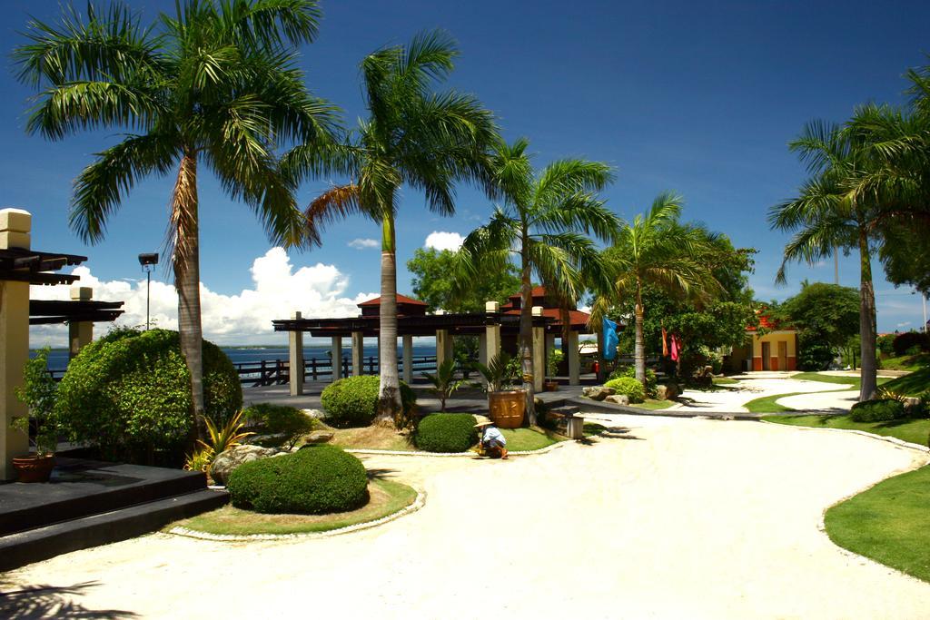 La Mirada Residence , Large 1 Bedroom Condo, Beaches , 3 Pools, Ocean Views, Fast Wifi, Netflix, Breakfast Included Lapu-Lapu City Room photo
