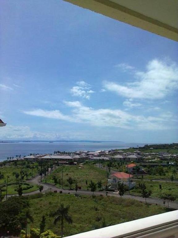 La Mirada Residence , Large 1 Bedroom Condo, Beaches , 3 Pools, Ocean Views, Fast Wifi, Netflix, Breakfast Included Lapu-Lapu City Exterior photo